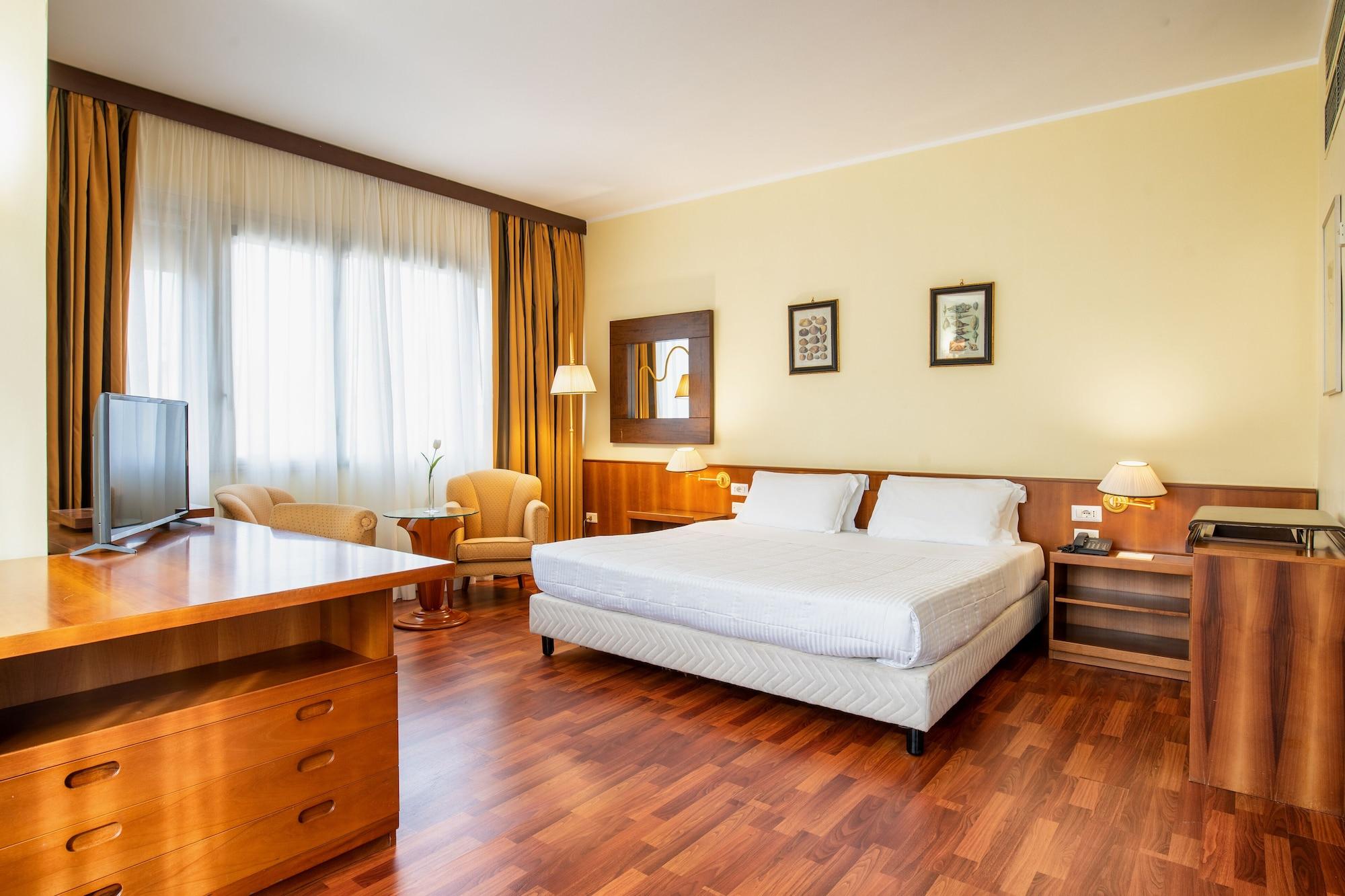 Hotel Royal Palace Мессина Экстерьер фото