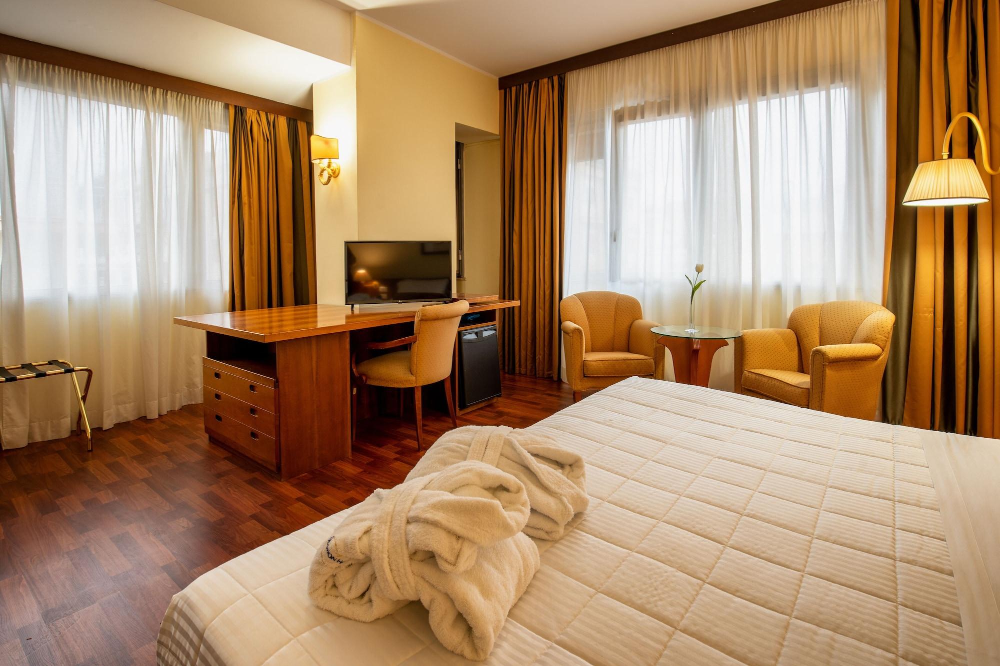 Hotel Royal Palace Мессина Экстерьер фото