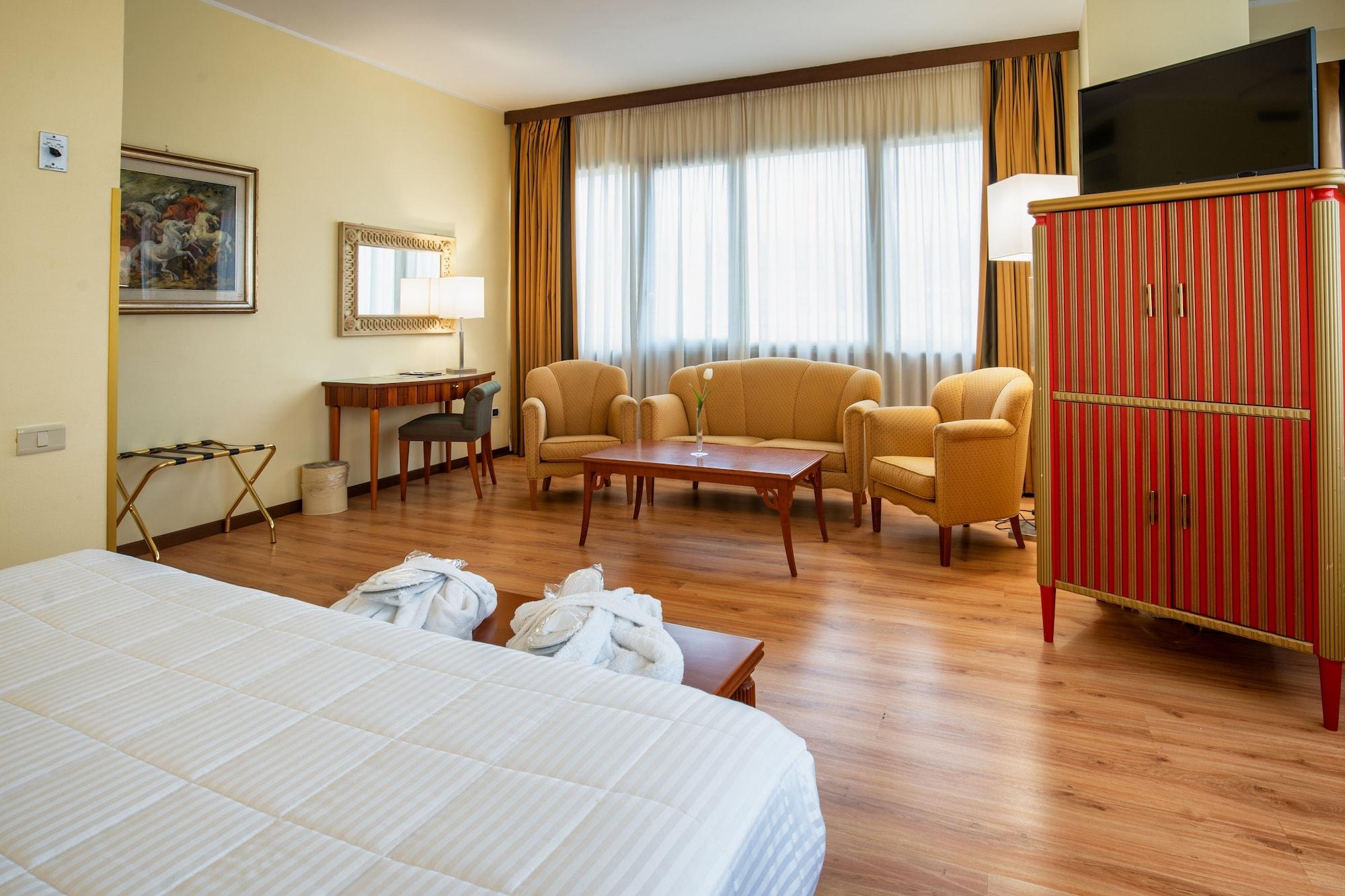 Hotel Royal Palace Мессина Экстерьер фото