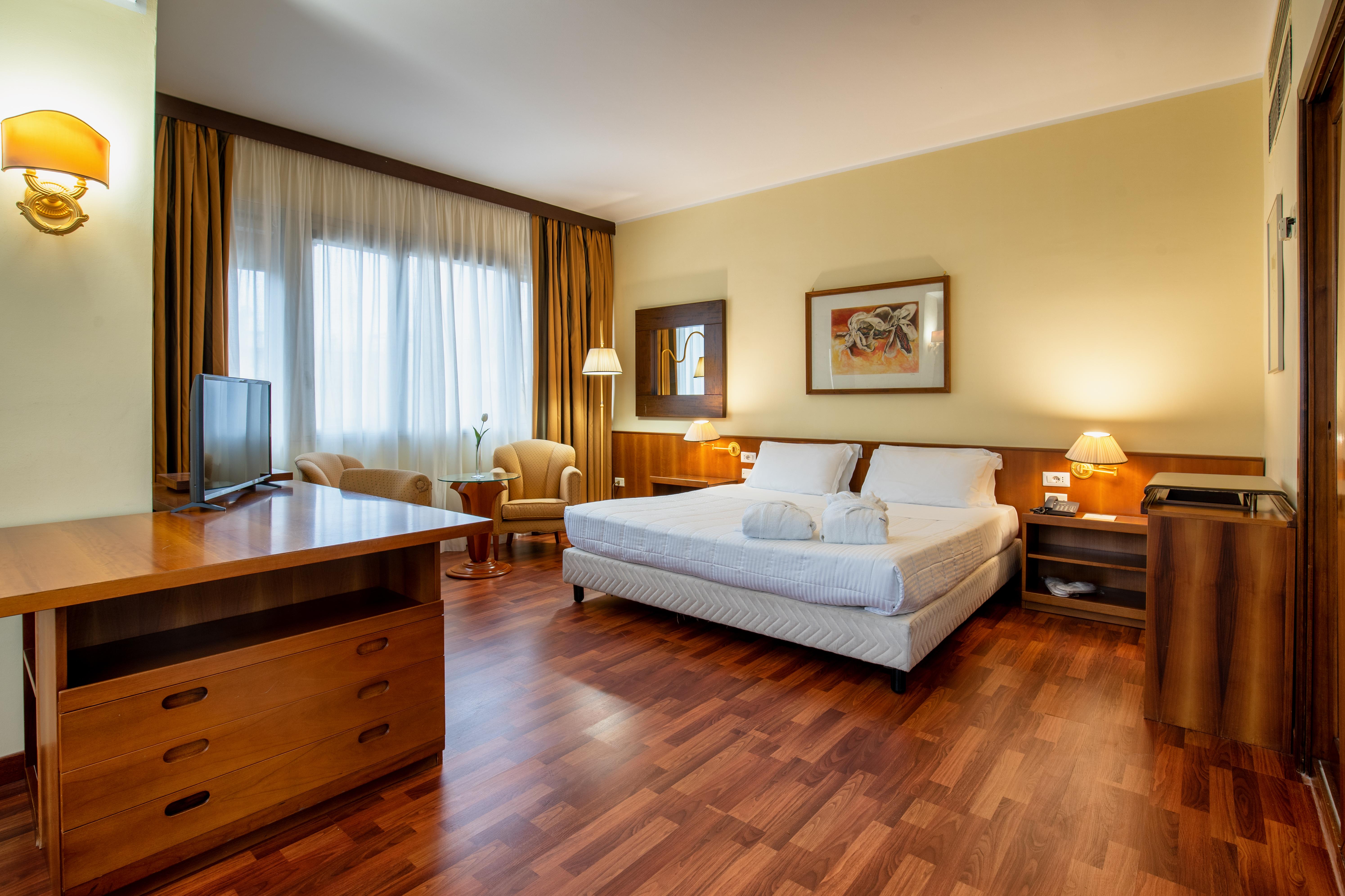 Hotel Royal Palace Мессина Экстерьер фото