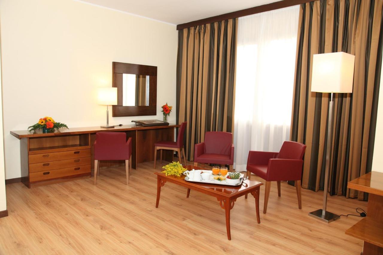 Hotel Royal Palace Мессина Экстерьер фото